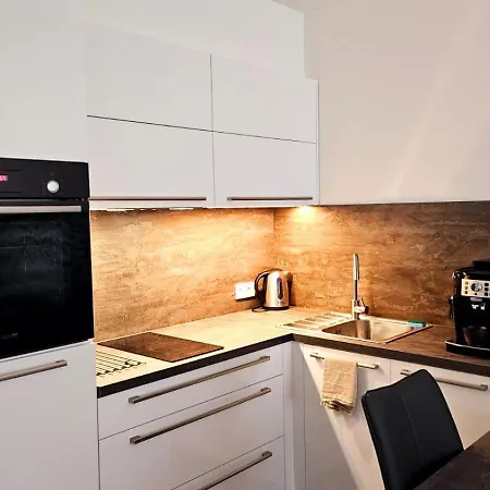 Elite - Fristenskeho Apartmán *
